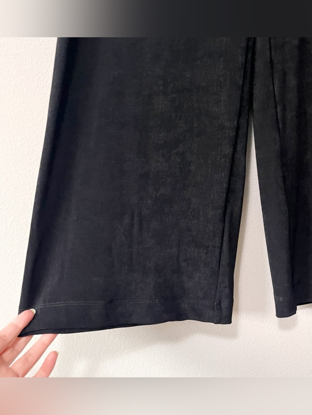Chico's Travelers No Tummy Cropped Pull-On Pants Black Size 1 = Medium Highrise - Picture 6 of 9